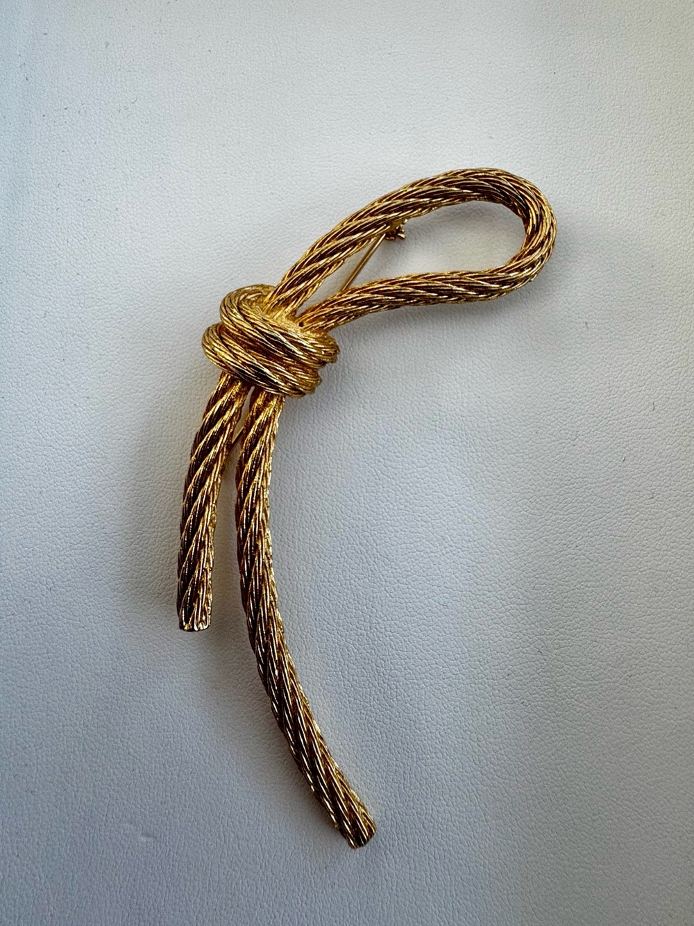 Christian Dior Gold-Tone Twisted Rope Knot Brooch